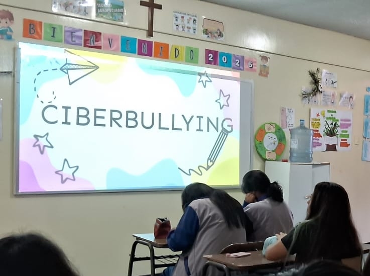 Estudiantes reflexionan sobre el buen uso de las redes sociales en actividad contra el ciberbullying