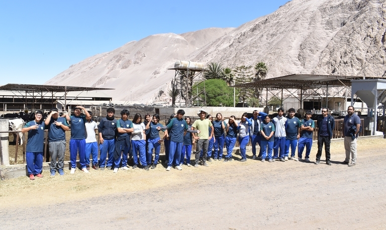 Estudiantes de tercero medio visitan la Lechería Lauca 🥛🌾